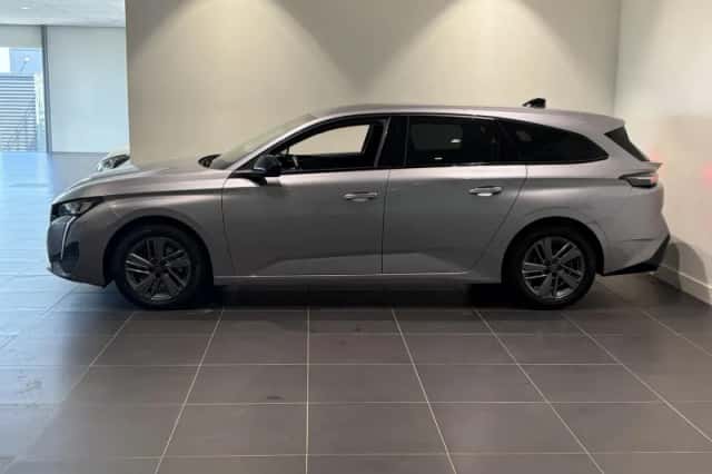 Peugeot 308 (2023) thumbnail 3