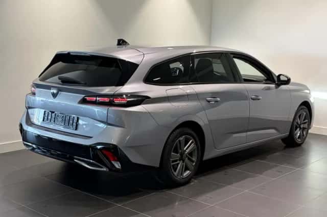 Peugeot 308 (2023) thumbnail 5