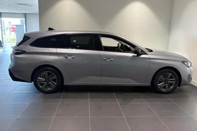 Peugeot 308 (2023) thumbnail 6