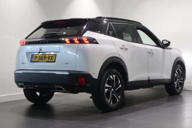 Peugeot 2008 (2022) thumbnail 5