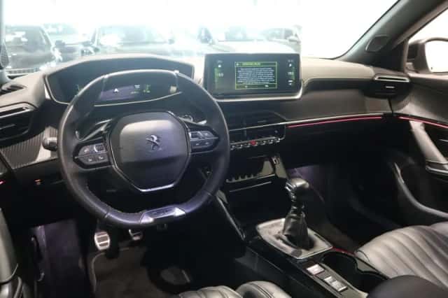 Peugeot 2008 (2022) thumbnail 9