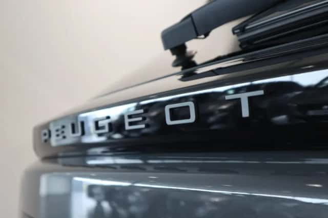 Peugeot e-2008 (2025) thumbnail 12