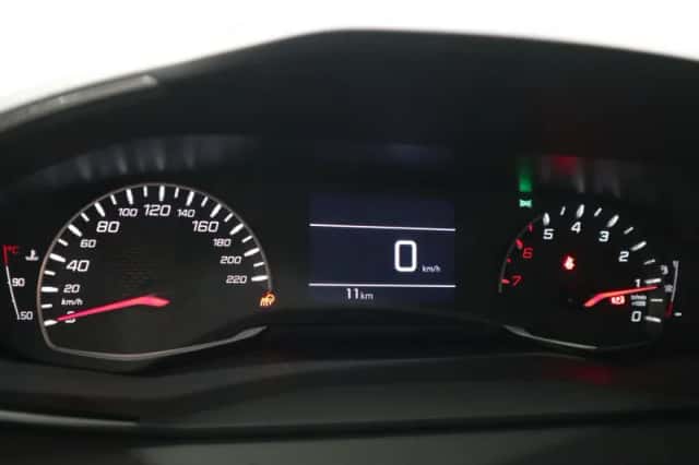Peugeot 208 (2024) thumbnail 12