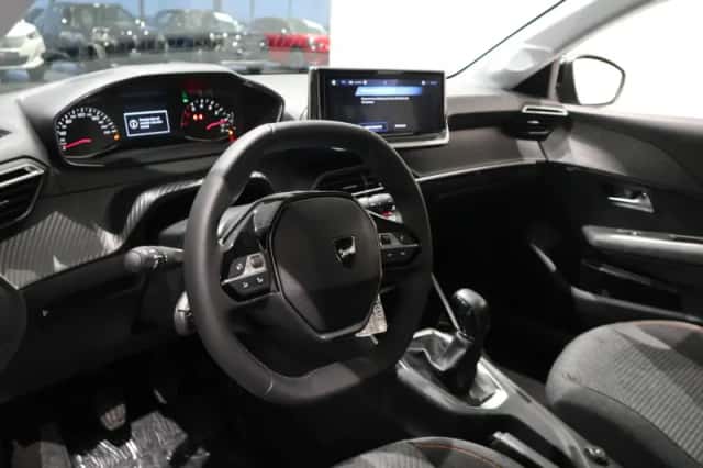 Peugeot 208 (2024) thumbnail 7