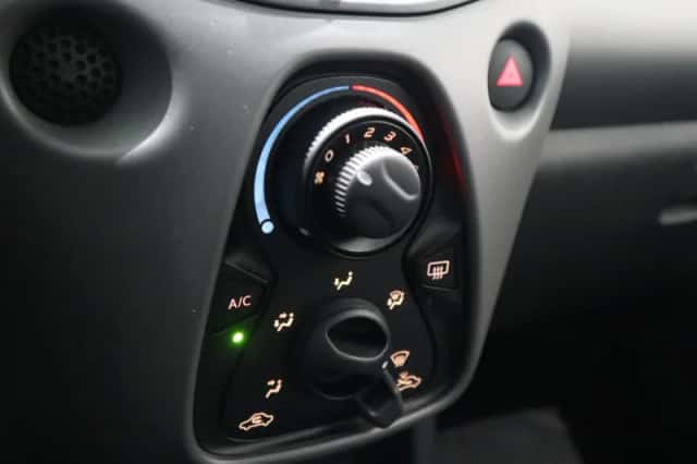 Peugeot 108 (2021) thumbnail 13