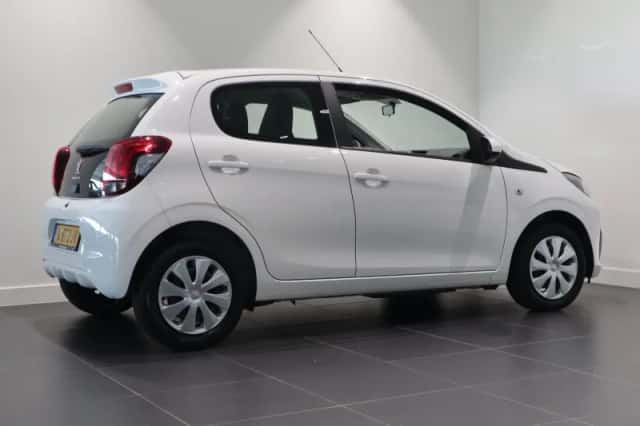 Peugeot 108 (2021) thumbnail 5