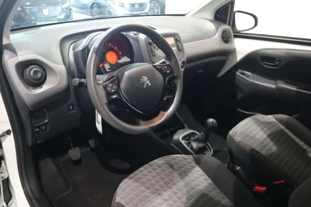 Peugeot 108 (2021) thumbnail 8