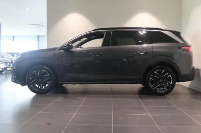 Peugeot 5008 (2025) thumbnail 4