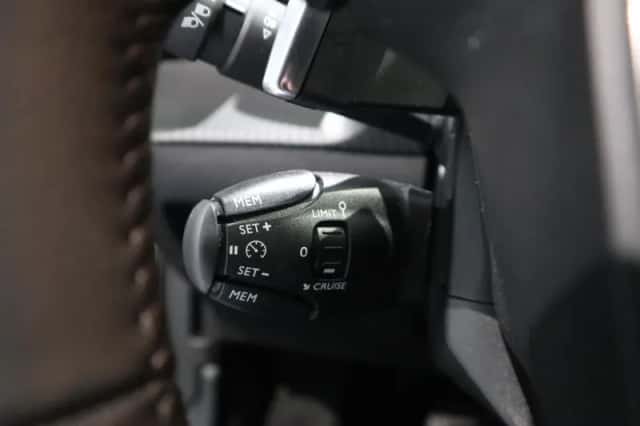 Peugeot 2008 (2023) thumbnail 15