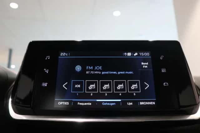 Peugeot 2008 (2023) thumbnail 18