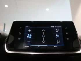 Peugeot 2008 (2023) thumbnail 19