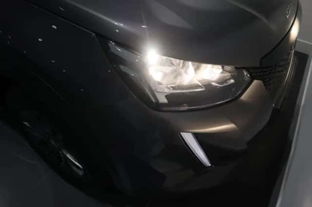 Peugeot 2008 (2023) thumbnail 22