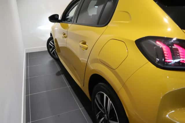 Peugeot 208 (2021) thumbnail 22