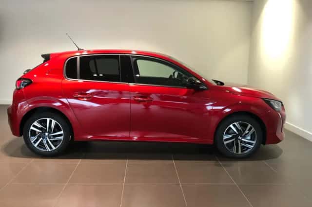 Peugeot 208 (2023) thumbnail 17
