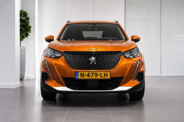 Peugeot 2008 (2021) thumbnail 2