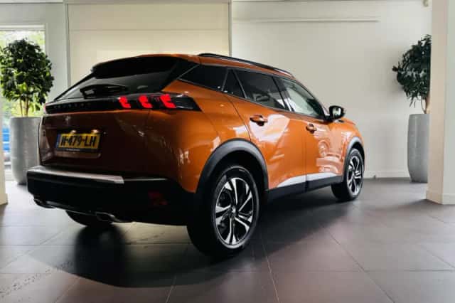 Peugeot 2008 (2021) thumbnail 4