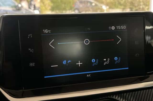 Peugeot 208 (2021) thumbnail 14