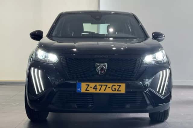 Peugeot 2008 (2024) thumbnail 2