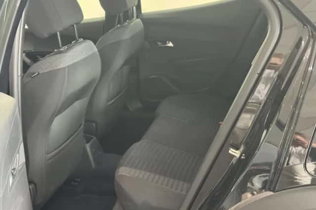 Peugeot 2008 (2024) thumbnail 11