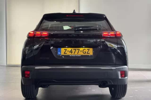 Peugeot 2008 (2024) thumbnail 5