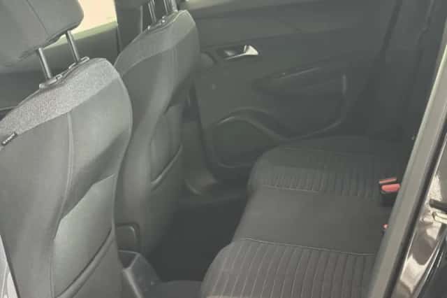 Peugeot 2008 (2024) thumbnail 9