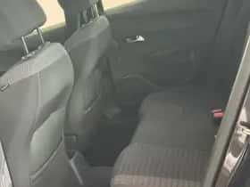 Peugeot 2008 (2024) thumbnail 9