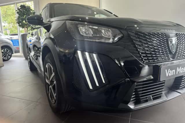 Peugeot 2008 (2024) thumbnail 2