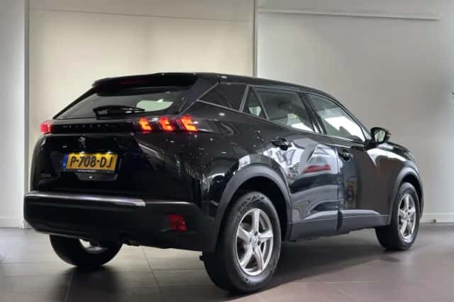 Peugeot 2008 (2022) thumbnail 4