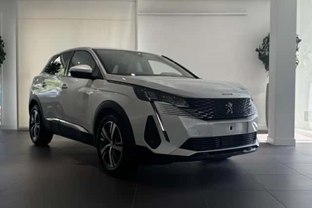 Peugeot 3008 (2021) thumbnail 4