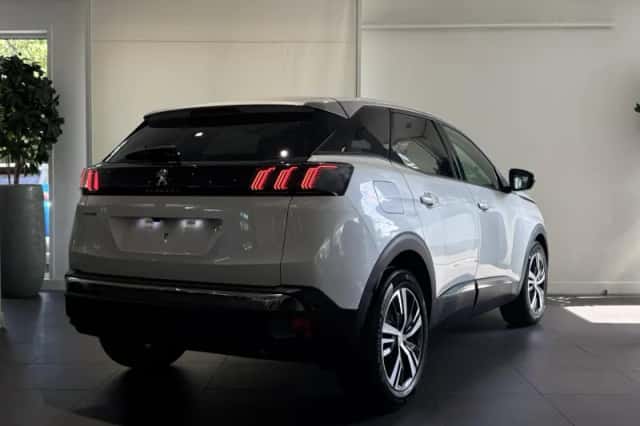 Peugeot 3008 (2021) thumbnail 5