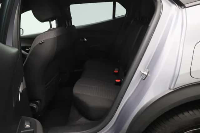 Peugeot e-2008 (2023) thumbnail 13