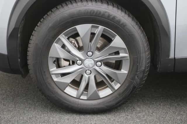 Peugeot e-2008 (2023) thumbnail 15
