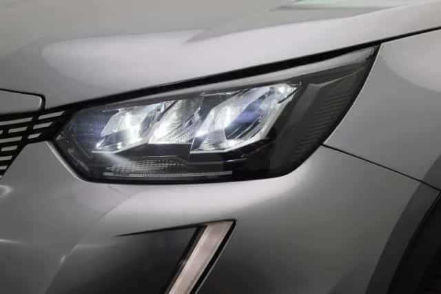 Peugeot e-2008 (2023) thumbnail 16