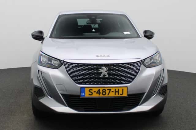 Peugeot e-2008 (2023) thumbnail 3
