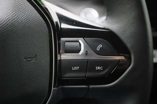 Peugeot e-2008 (2023) thumbnail 24