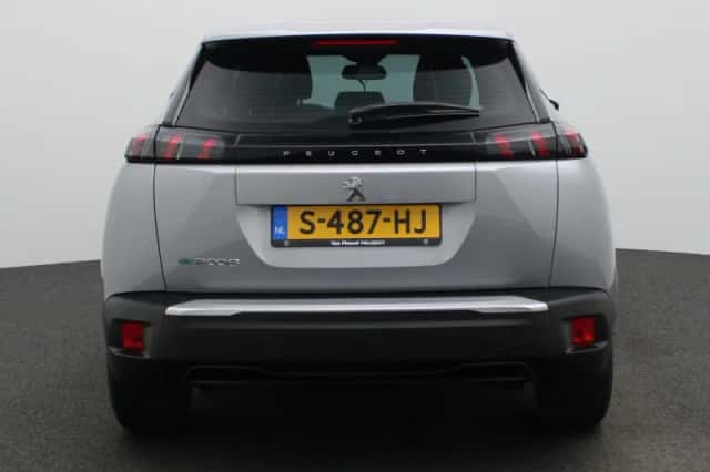Peugeot e-2008 (2023) thumbnail 5