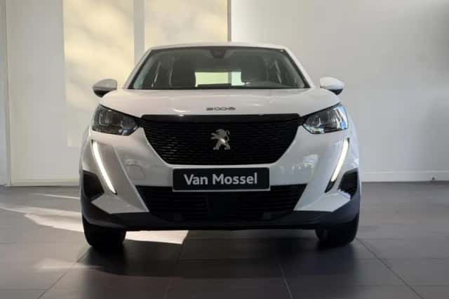 Peugeot 2008 (2021) thumbnail 2