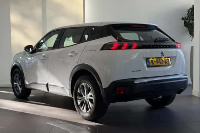 Peugeot 2008 (2021) thumbnail 6