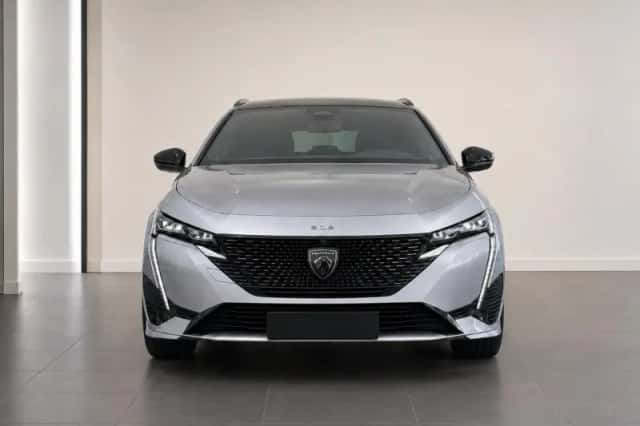 Peugeot 308 (2022) thumbnail 3