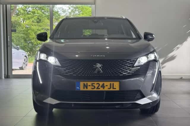 Peugeot 5008 (2021) thumbnail 2