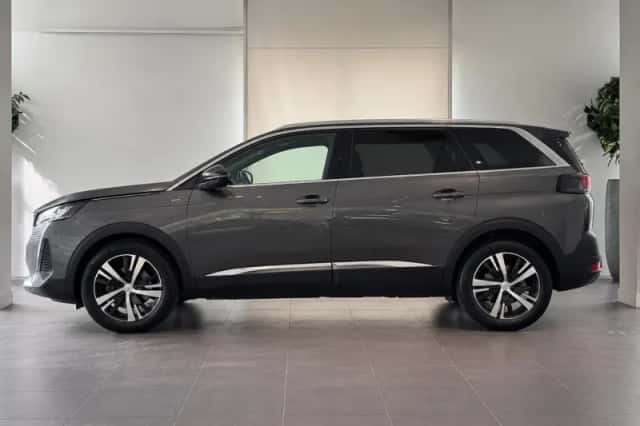 Peugeot 5008 (2021) thumbnail 2