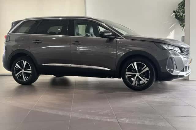 Peugeot 5008 (2021) thumbnail 4