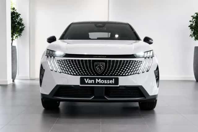 Peugeot 3008 (2025) thumbnail 2