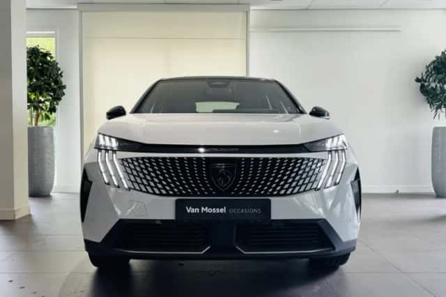 Peugeot 3008 (2025) thumbnail 2