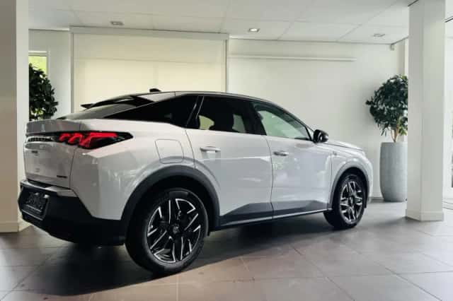 Peugeot 3008 (2025) thumbnail 4