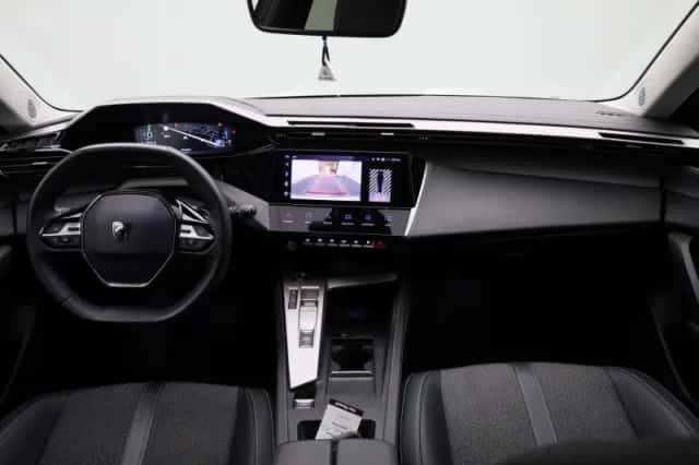 Peugeot 308 (2023) thumbnail 2