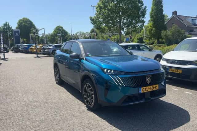 Peugeot 3008 (2024) thumbnail 5