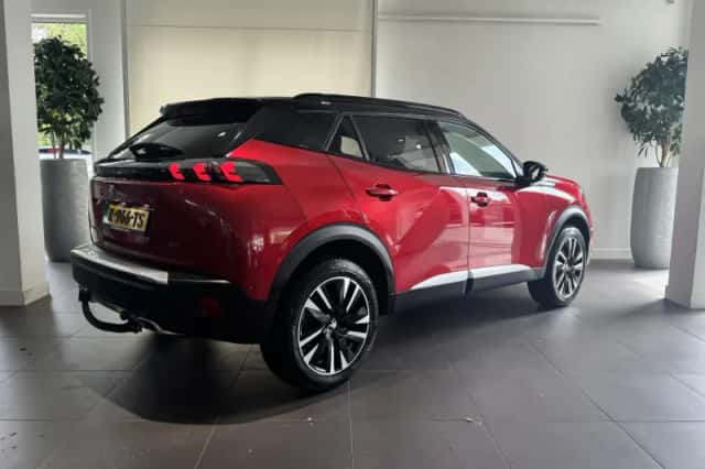 Peugeot 2008 (2021) thumbnail 4