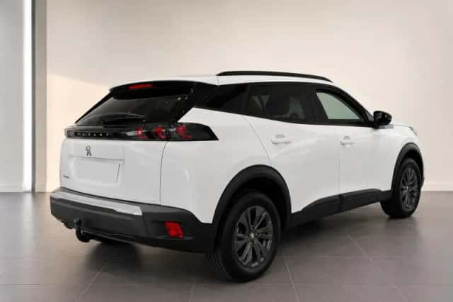 Peugeot 2008 (2023) thumbnail 3