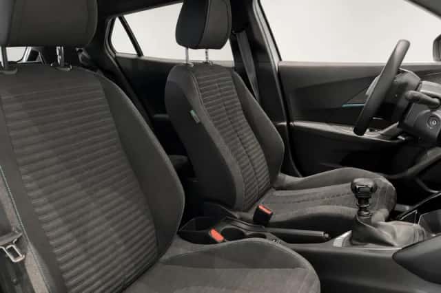 Peugeot 2008 (2023) thumbnail 5